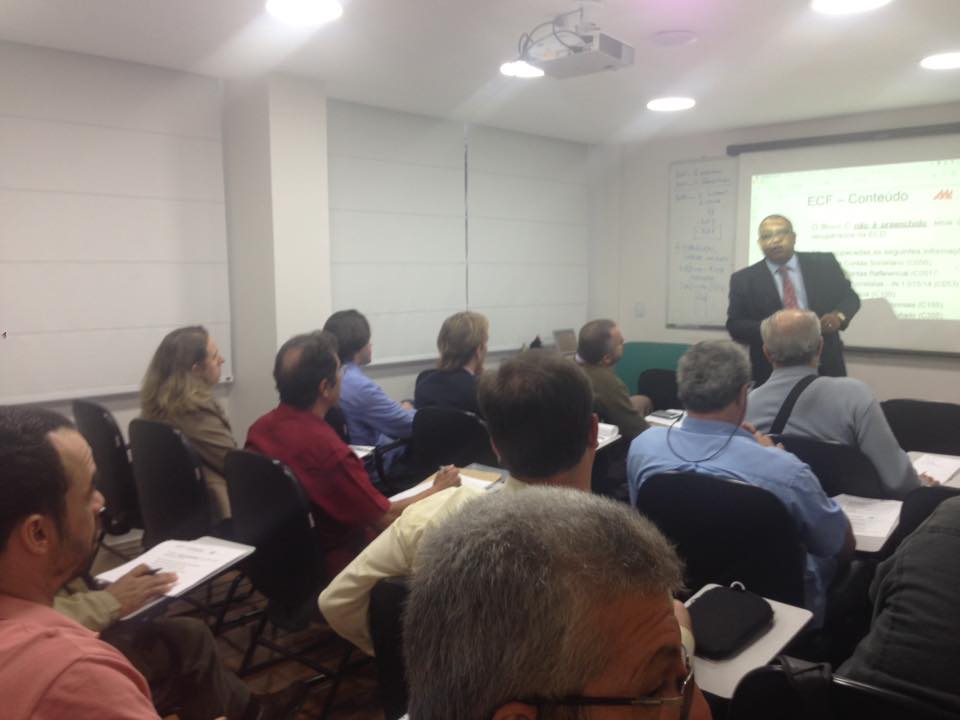 Curso de  ECD e ECF com Edmilson Machado no auditório da MG Treinamentos