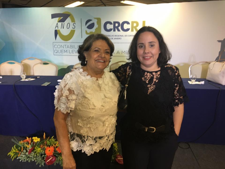 Dra. Ana Cristina com a Presidente Vitória nos 70 anos do CRC RJ